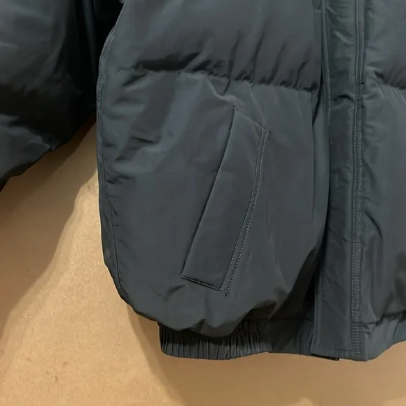 Essentials Puffer - Picture 5 of 10